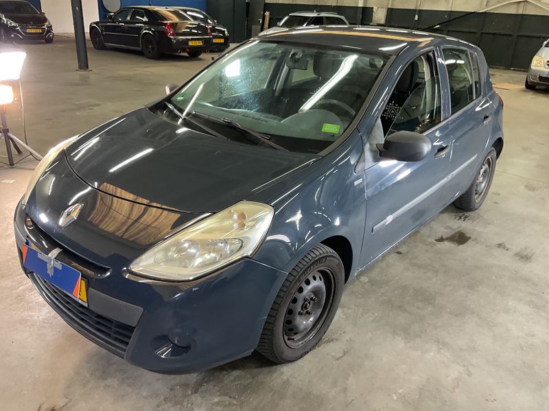 Renault Clio 1.2 — фото 1