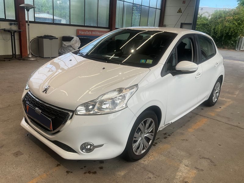 Peugeot 208 1.2 VTi — 1/8