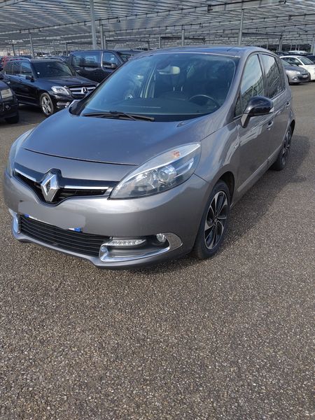 Renault Scenic 1.5 dCi — фото 1