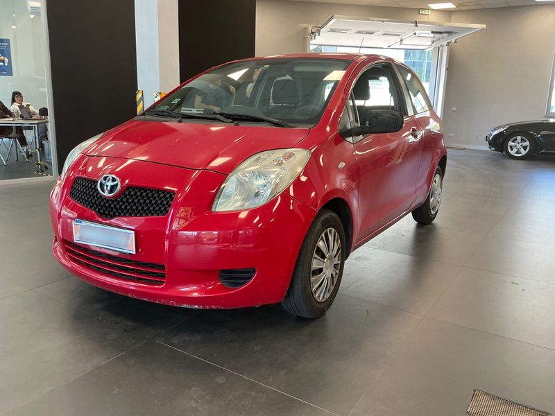 Toyota Yaris 1.0 VVT-i — фото 1