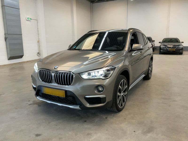 BMW X1 sDrive 20i — 1/8