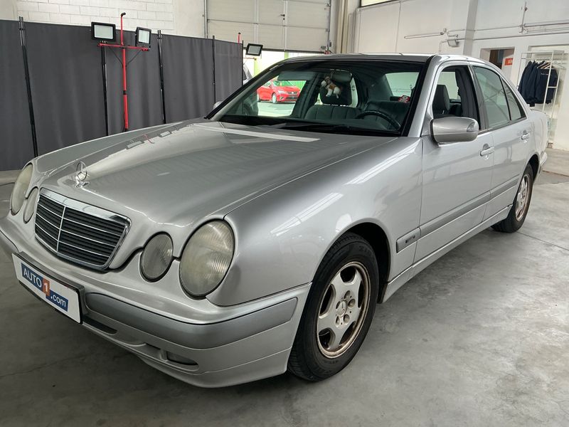 Mercedes-Benz E-Klasse E 220 CDI — 1/8