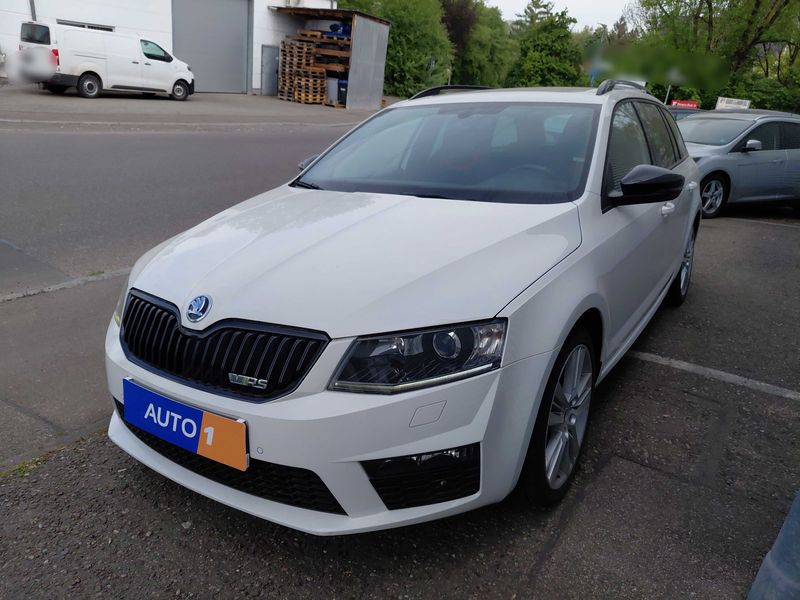 Skoda Octavia 2.0 TSI — 1/8