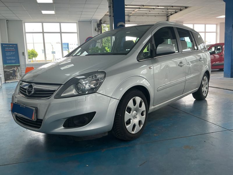 Opel Zafira 1.8 — 1/8