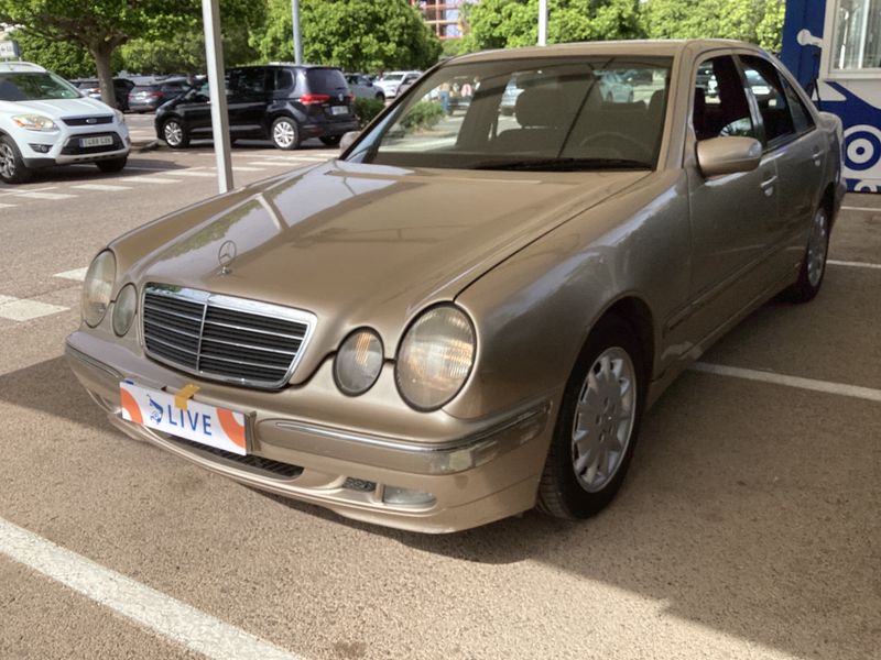 Mercedes-Benz E-Klasse E 270 CDI — 1/8