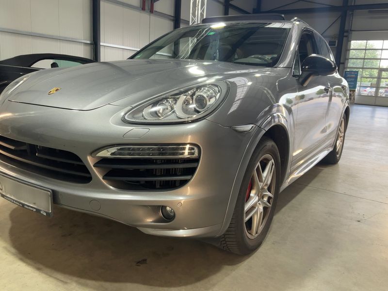 Porsche Cayenne Diesel — 1/8