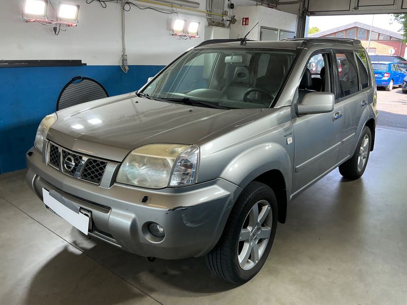 Nissan X-Trail 2.2 dCi — 1/8