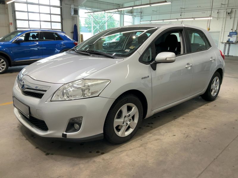 Toyota Auris 1.8 Hybrid — 1/8