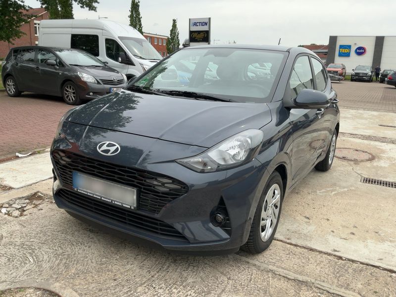 Hyundai i10 1.0 — 1/8