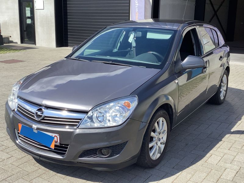 Opel Astra 1.6 — 1/8