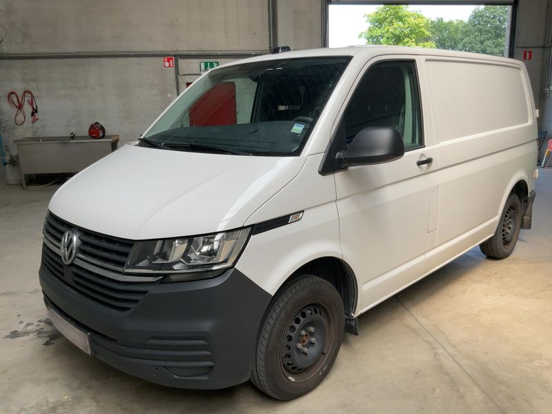 Volkswagen T6 Transporter 2.0 TDI — фото 1