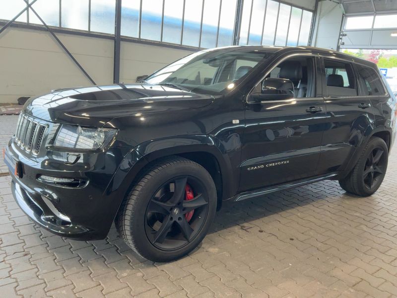Jeep Grand Cherokee 6.4 V8 — 1/8