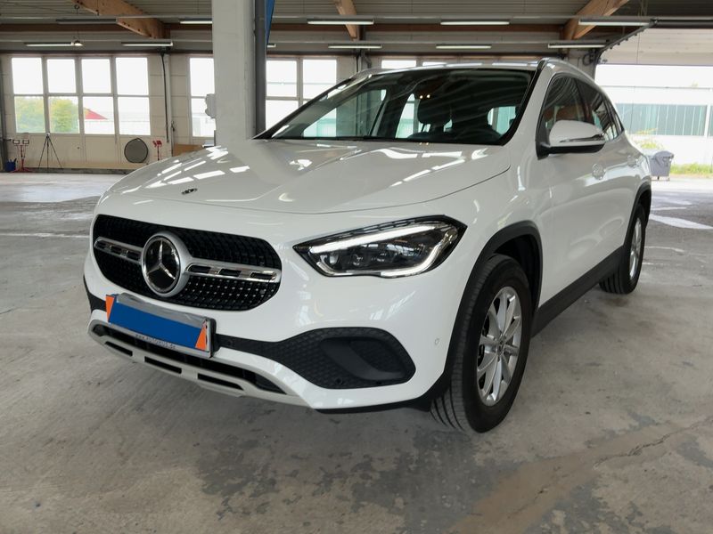 Mercedes-Benz GLA-Klasse GLA 220 d — фото 1