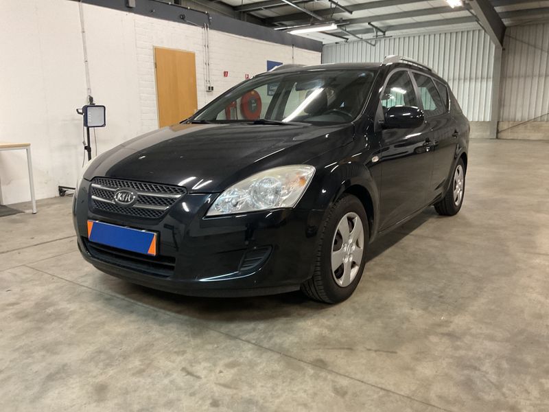Kia cee'd 1.4 — 1/8