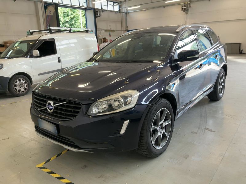 Volvo XC60 2.0 D3 — 1/8