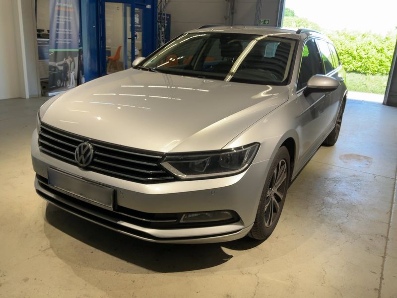 Volkswagen Passat 2.0 TDI — фото 1