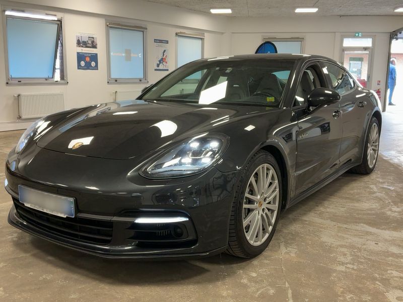 Porsche Panamera 4 E-Hybrid — 1/8