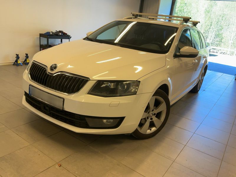 Skoda Octavia 1.6 TDI — 1/8
