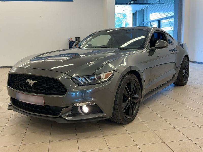 Ford Mustang 2.3 EcoBoost — 1/8