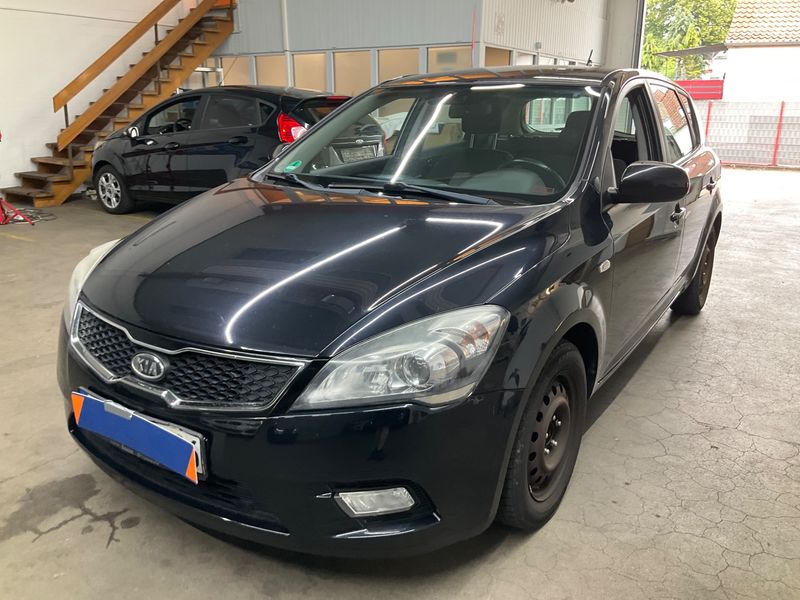 Kia cee'd 1.4 — 1/8