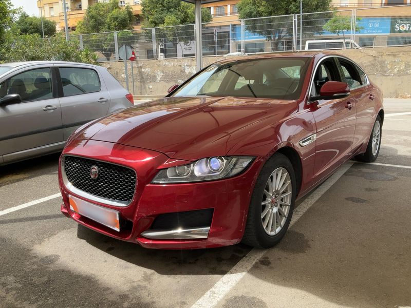 Jaguar XF 20d — 1/8