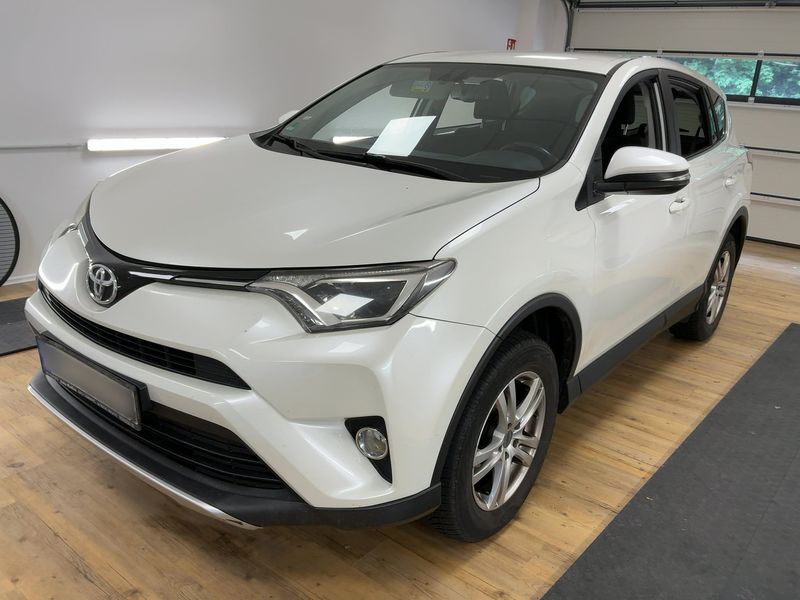 Toyota RAV 4 2.0 D-4D — фото 1
