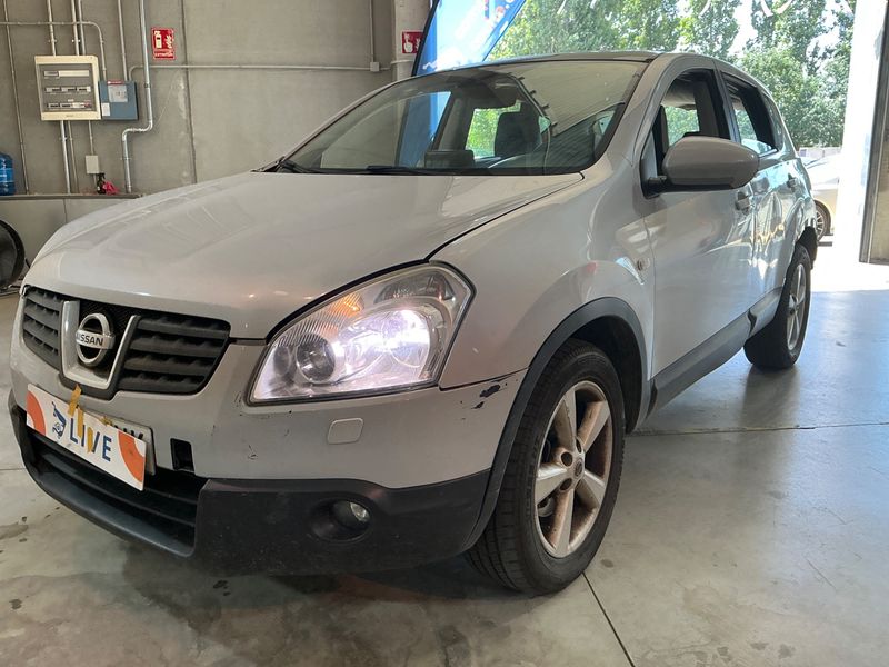 Nissan Qashqai 2.0 dCi — 1/8