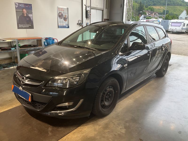 Opel Astra 2.0 CDTI — 1/8