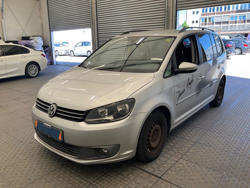 Volkswagen Touran 1.6 TDI — 1/8