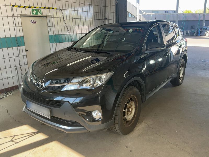 Toyota RAV 4 2.0 — 1/8