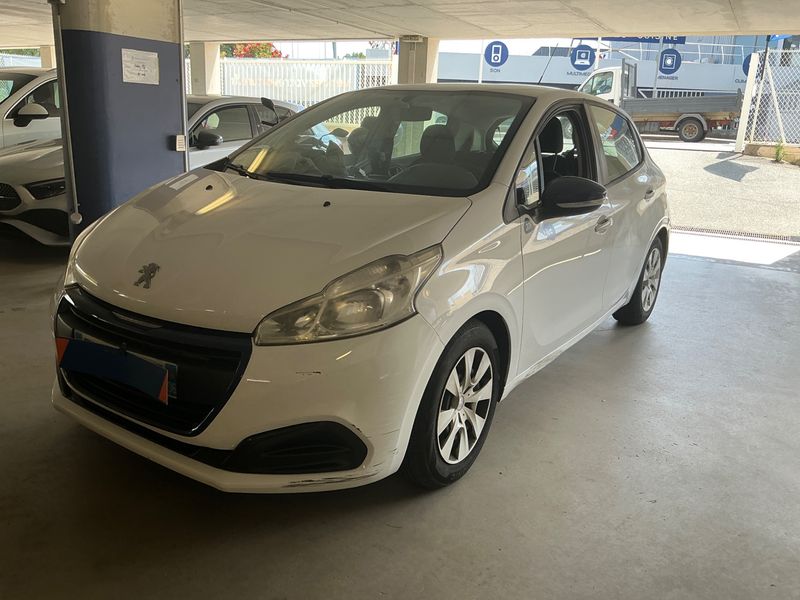 Peugeot 208 1.2 PureTech — 1/8