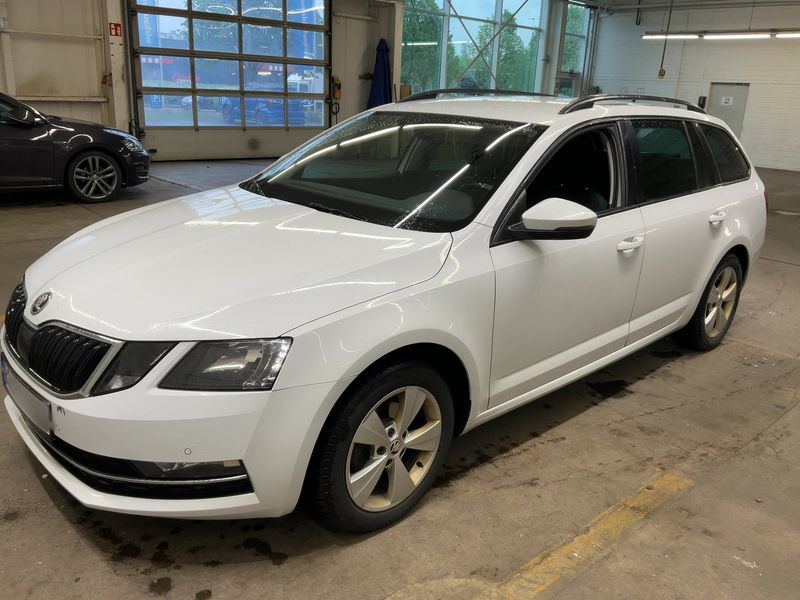 Skoda Octavia 1.6 TDI — 1/8