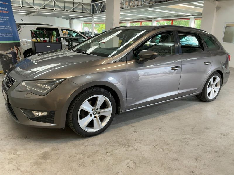 Seat Leon 2.0 TDI — фото 1