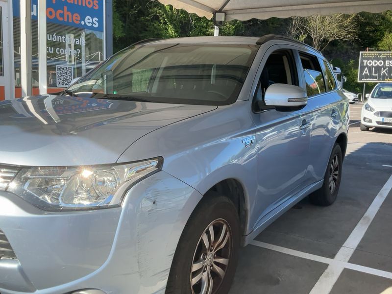 Mitsubishi Outlander 2.0 PHEV — 1/8