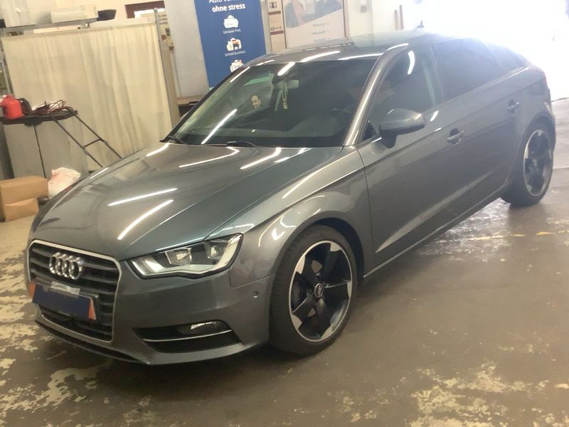 Audi A3 Sportback 2.0 TDI — 1/8