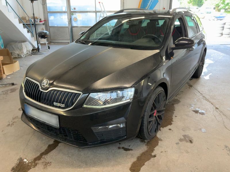 Skoda Octavia 2.0 TSI — 1/8