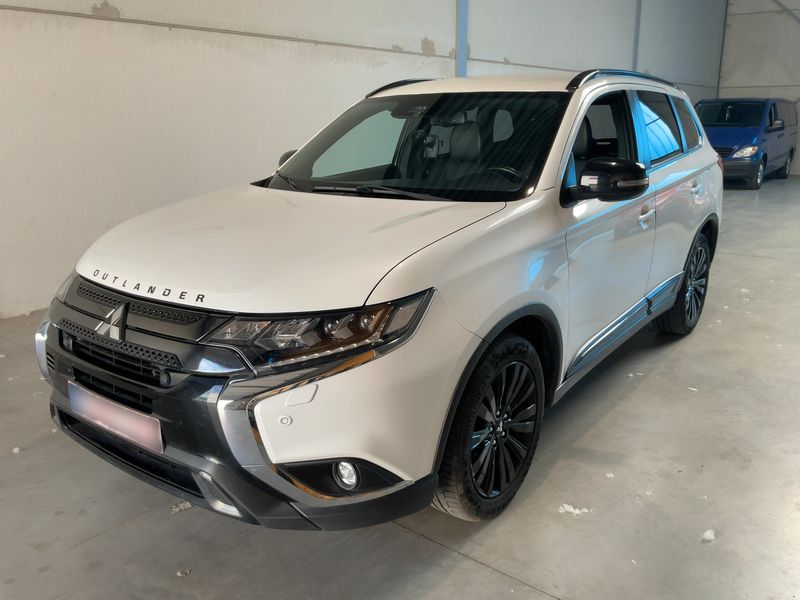 Mitsubishi Outlander 2.0 — фото 1