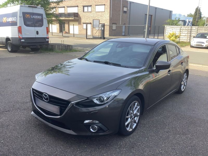 Mazda 3 2.2 Turbodiesel — фото 1