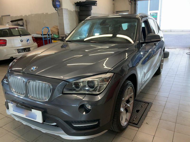 BMW X1 xDrive 18d — фото 1
