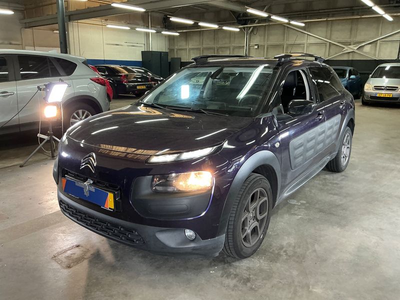 Citroen C4 Cactus 1.2 VTi — 1/8