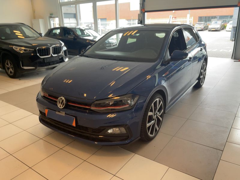 Volkswagen Polo 2.0 TSI — 1/8