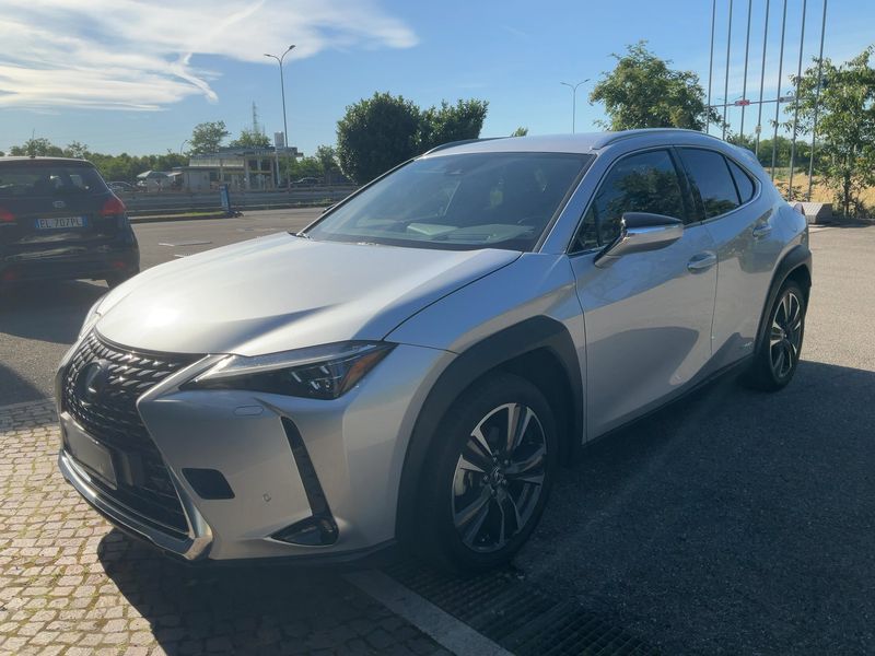 Lexus UX-Serie UX 250h — 1/8