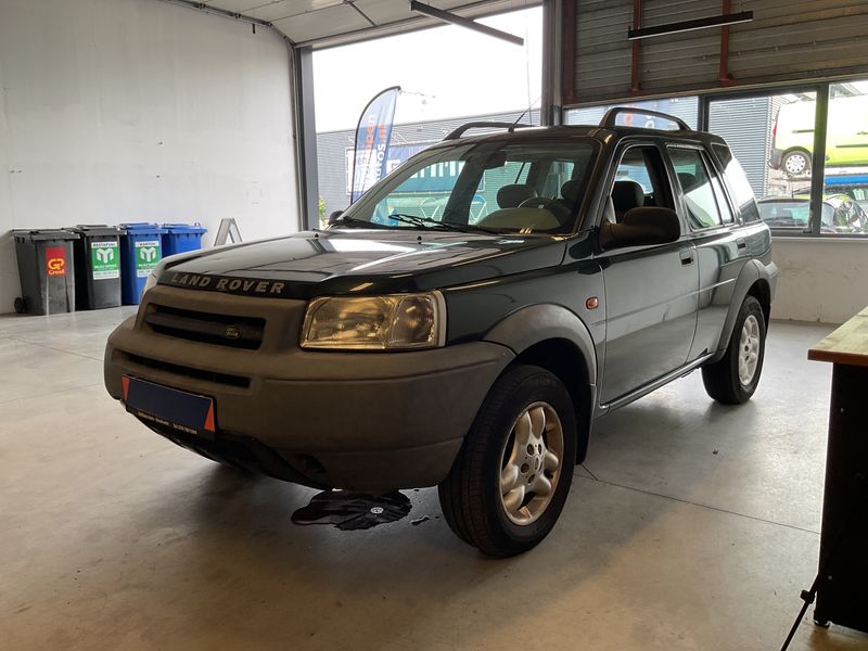Land Rover Freelander 2.5 V6 — фото 1