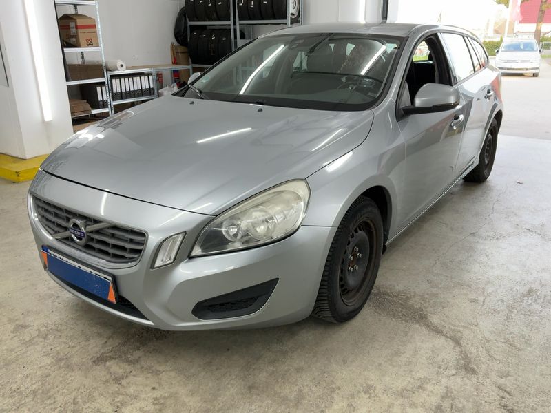 Volvo V60 1.6 D — 1/8