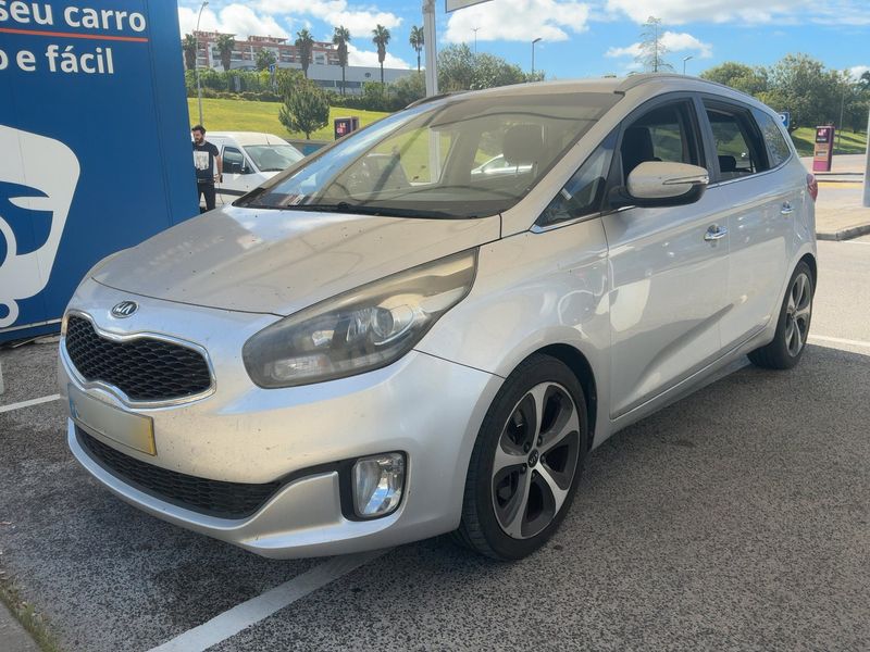 Kia Carens 1.7 CRDi — 1/8