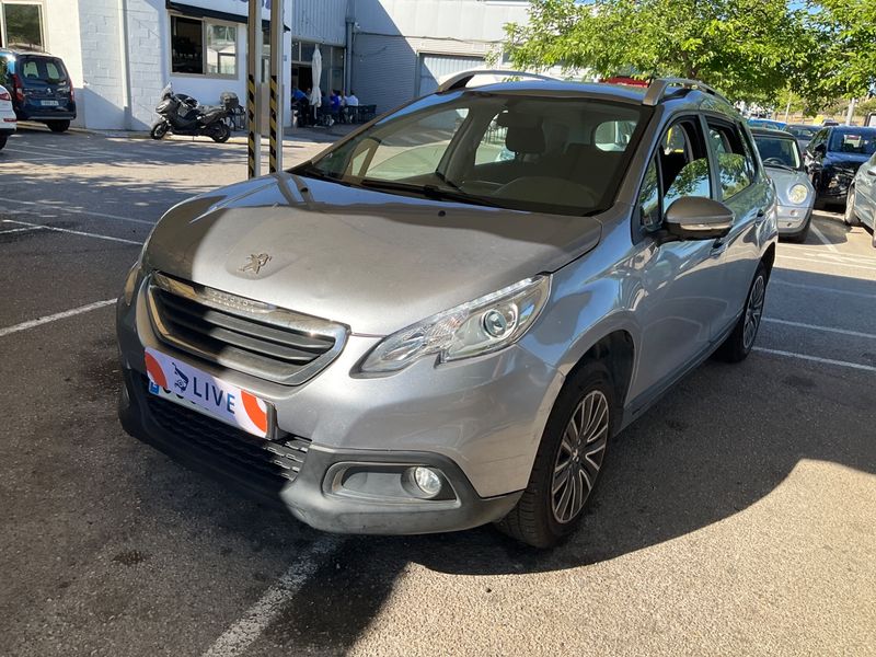 Peugeot 2008 1.2 VTi — 1/8