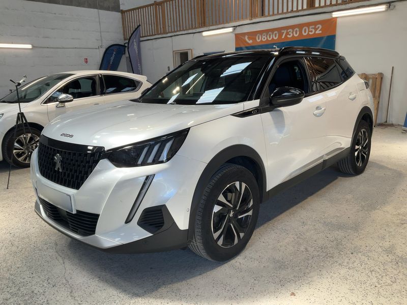 Peugeot 2008 1.2 PureTech — 1/8
