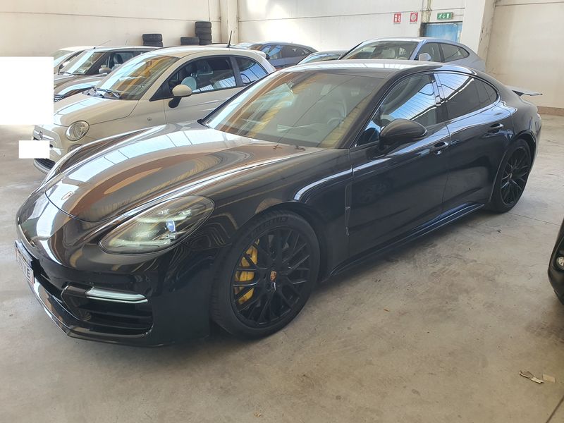 Porsche Panamera Turbo S — 1/8