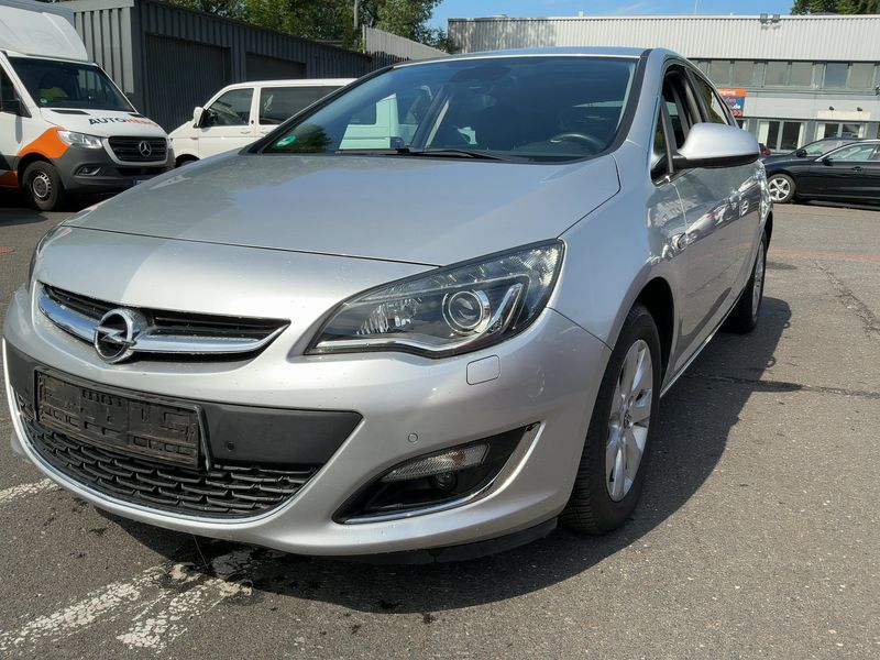Opel Astra 1.4 Turbo — 1/8
