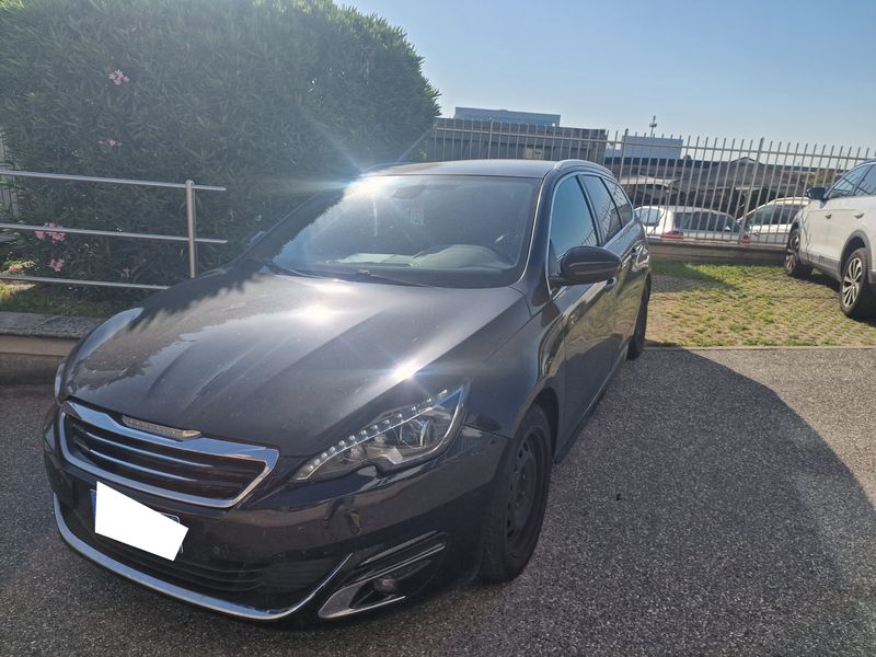 Peugeot 308 1.6 Blue-HDi — 1/8